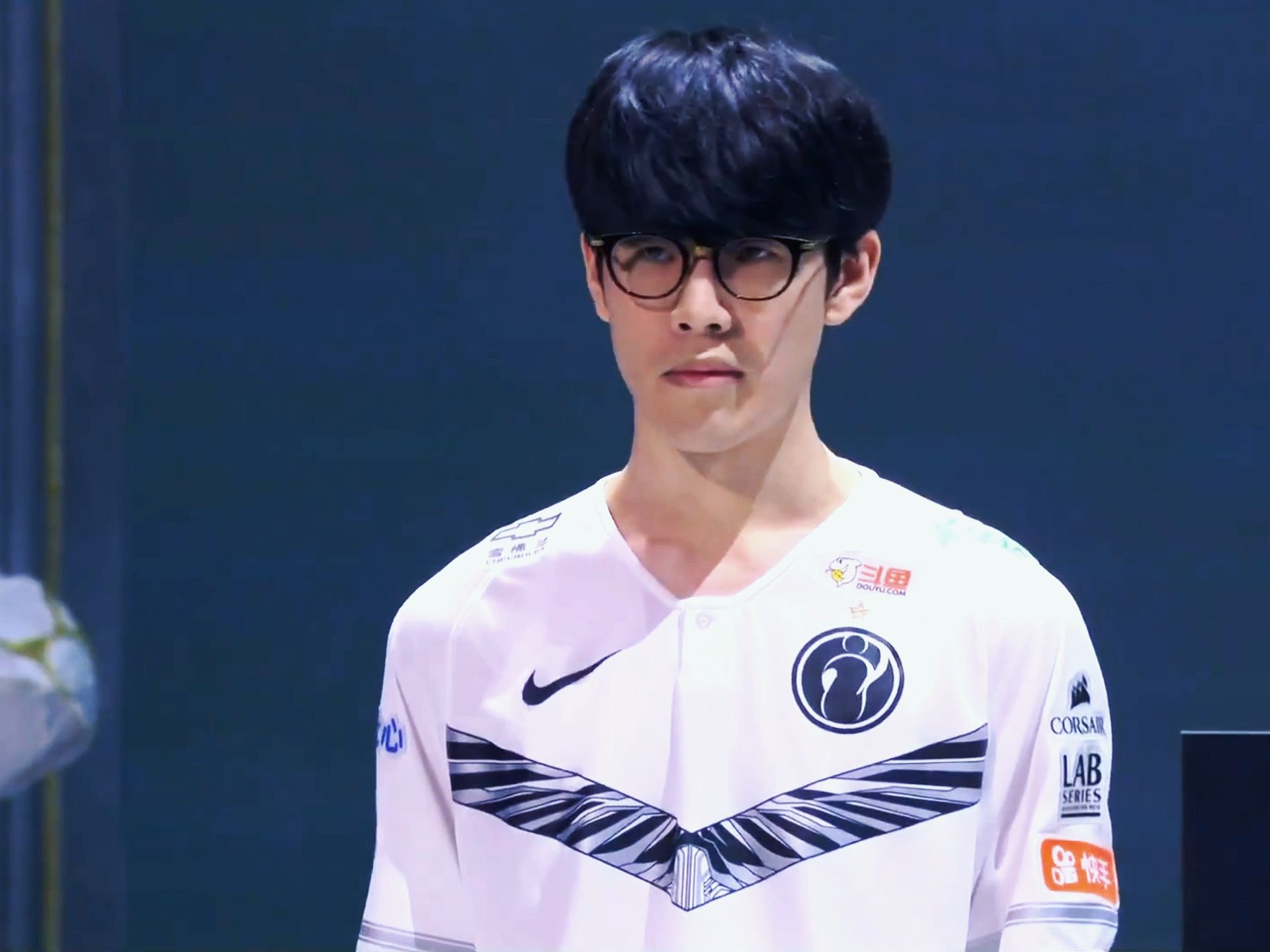 的表现并不 的表现并不