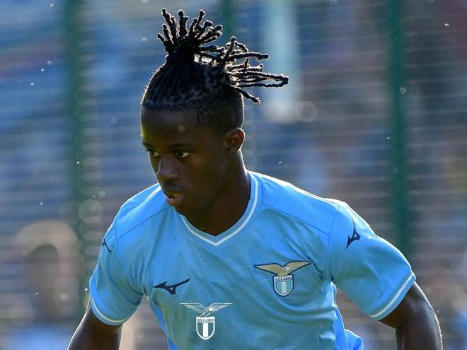 树立了一个 树立了一个