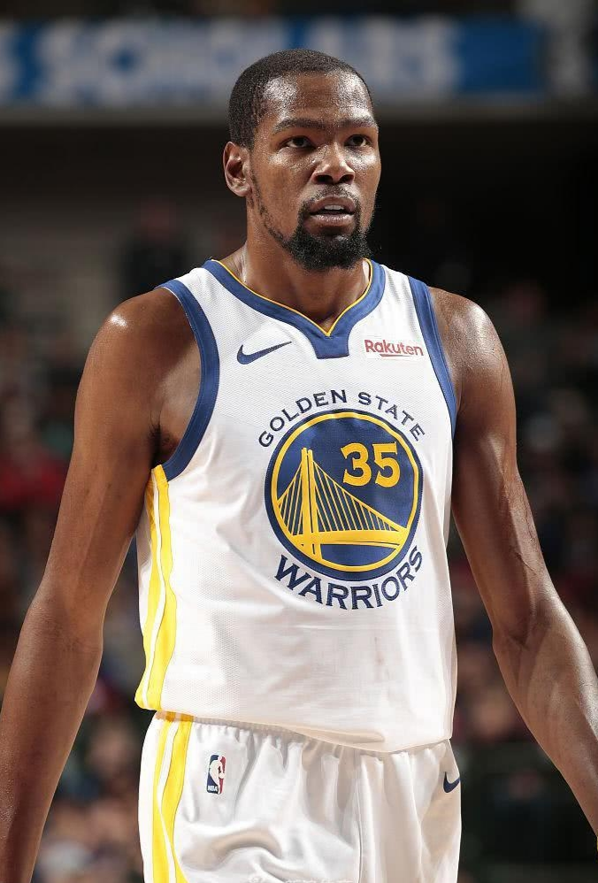 罗巴的背身 罗巴的背身